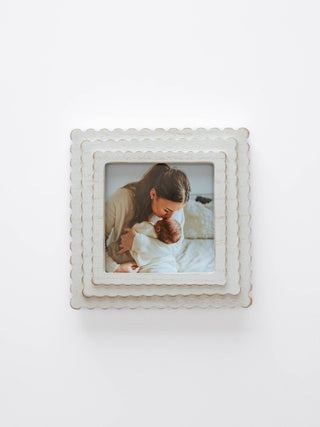 Classic Scallop Photo Frame
